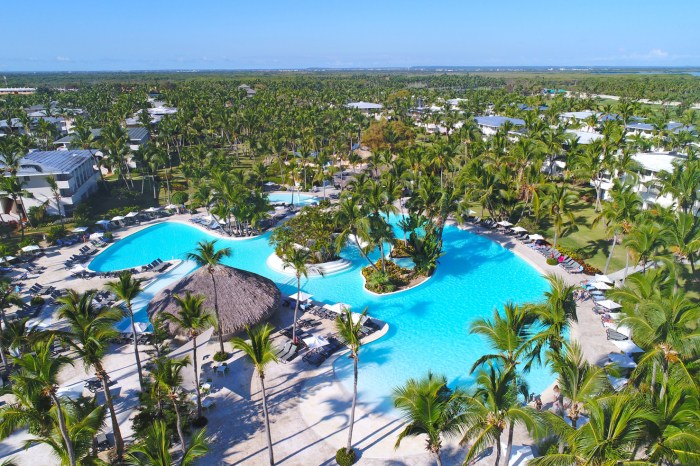 Hotel motel vs difference between resort